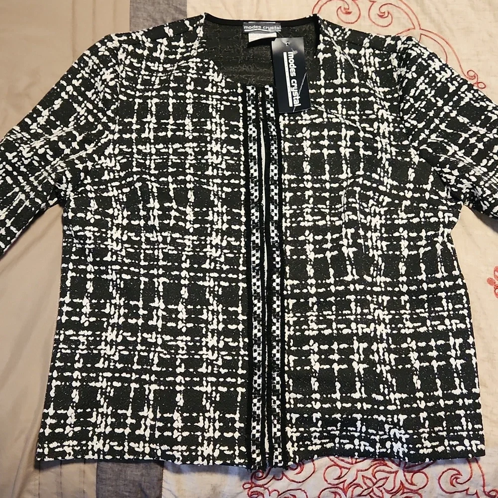 Modes Crystal Fashions Skirt Suit - Picture 3 of 11